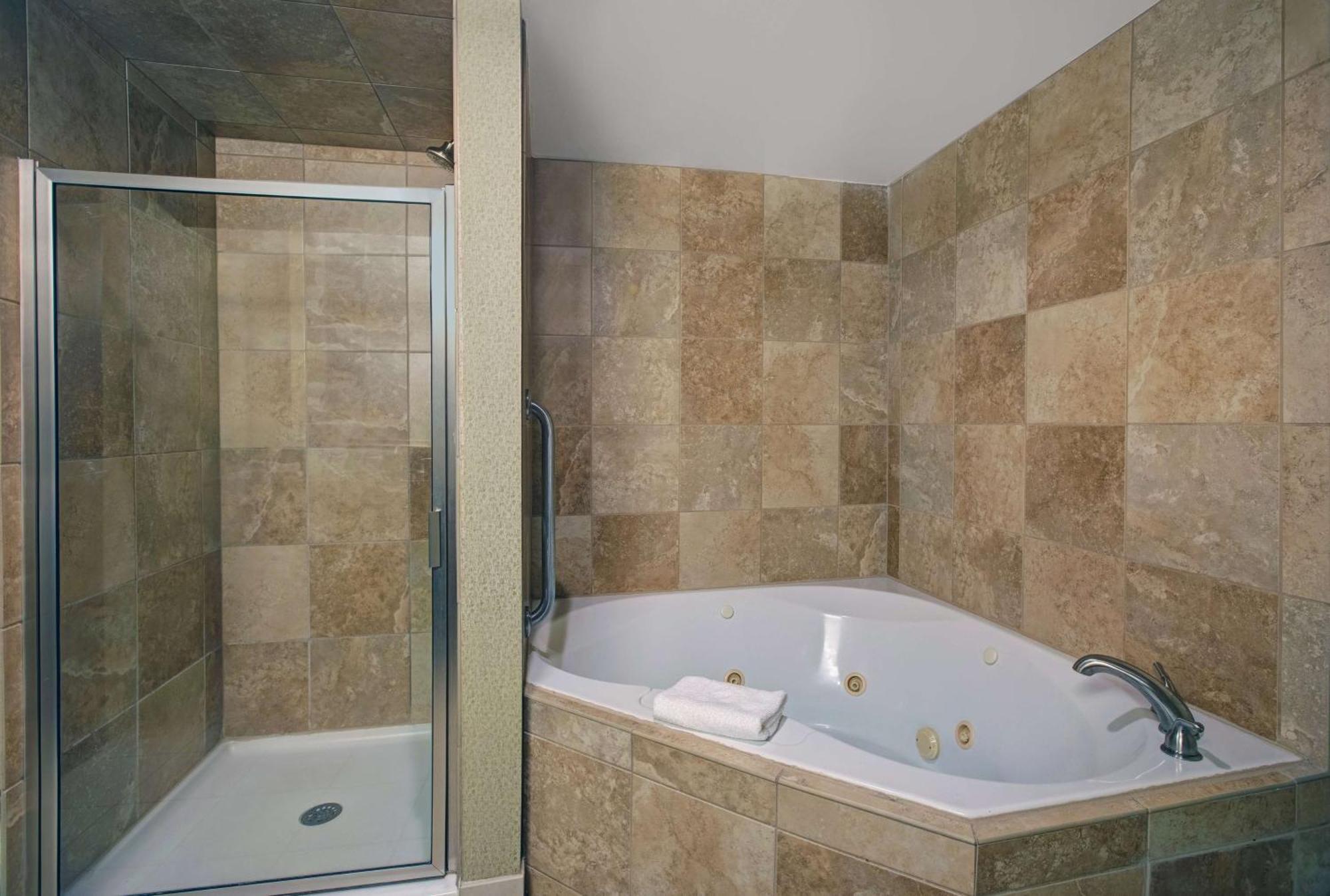 Mauldin Hampton Inn Greenville/Woodruff Road מראה חיצוני תמונה